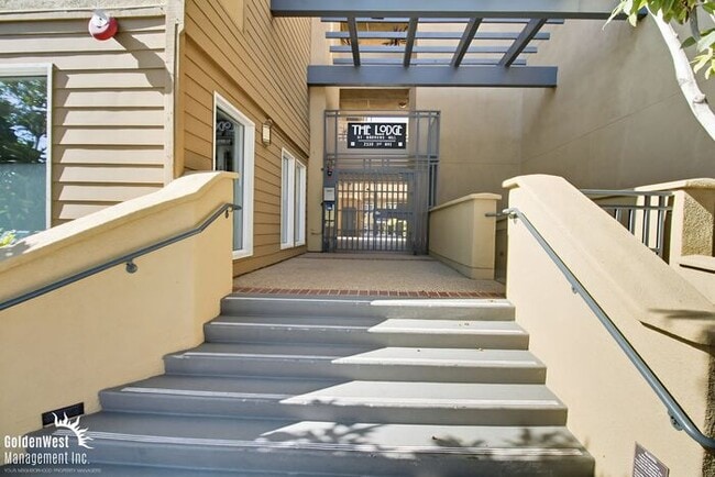 Primary Photo - Modern 2Bdm 2Ba Condo in the Heart of Bankers Hill - MI Special