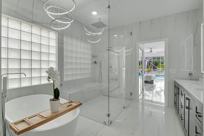 Building Photo - 10872 Tamoron Ln