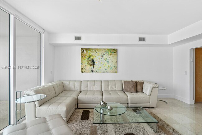 Building Photo - 19400 Turnberry Way