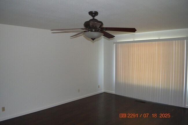Building Photo - 4504 E Monte Vista Ave