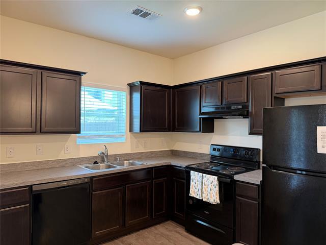 Building Photo - 2237 Diamond Dr