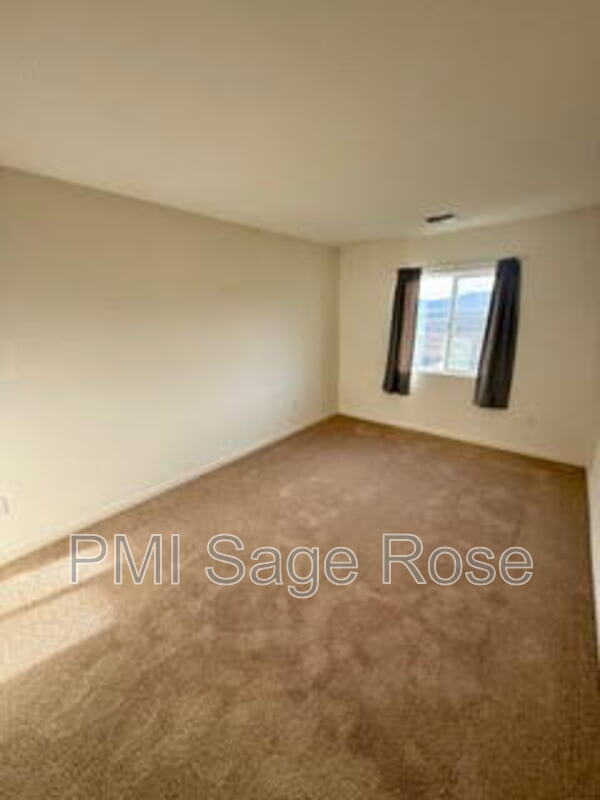 Building Photo - 8932 Coyote Blf Dr