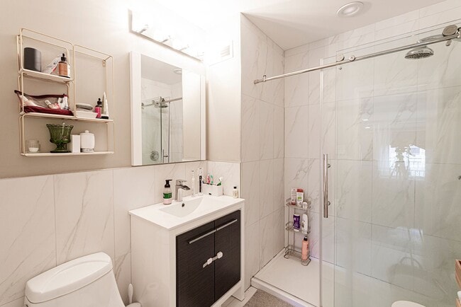 Building Photo - Point Breeze 2 Bedroom, 2.5 Bathroom Home