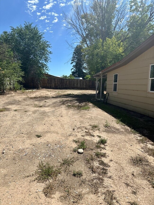 Building Photo - 3 Bedroom Home Ready to Rent