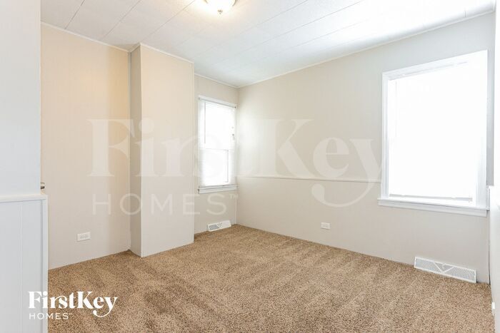 Building Photo - 14448 Kilbourn Ave