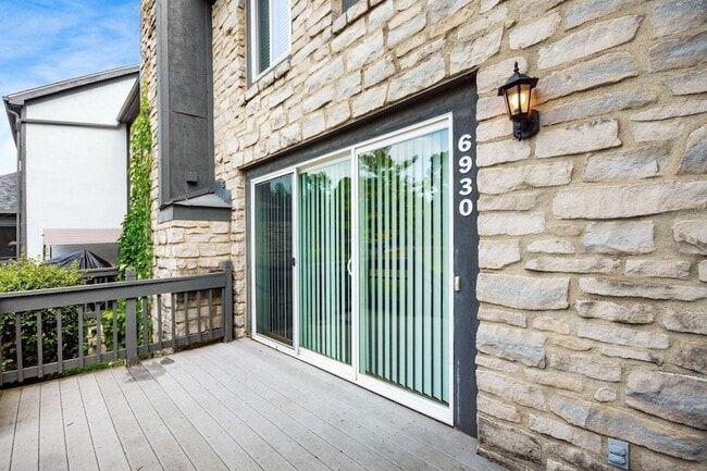 Building Photo - 6930 Avery Rd