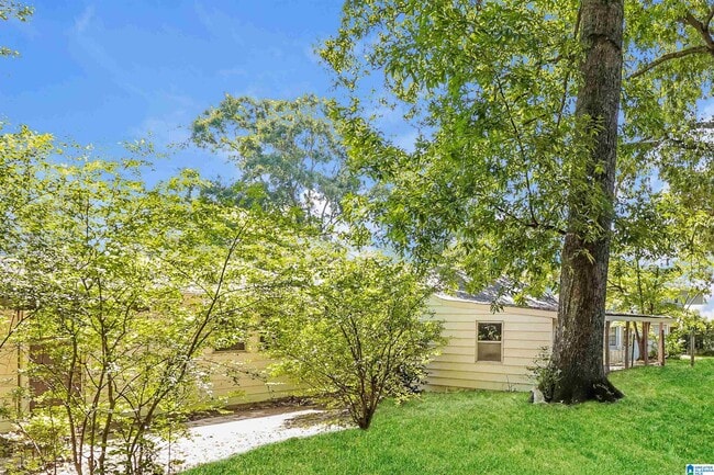 Building Photo - 3130 Ashwood Rd