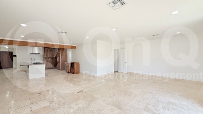 Building Photo - 2607 W San Miguel Ave