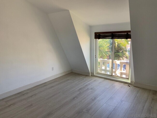 Building Photo - 1610 Valencia Ct