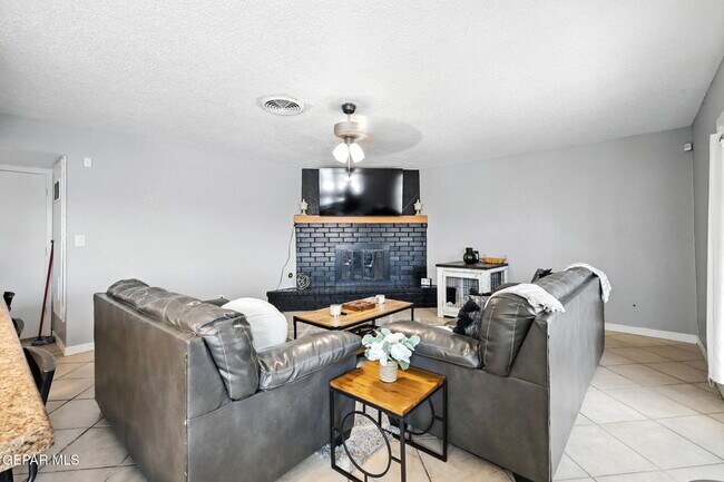Building Photo - 329 Sereno Dr