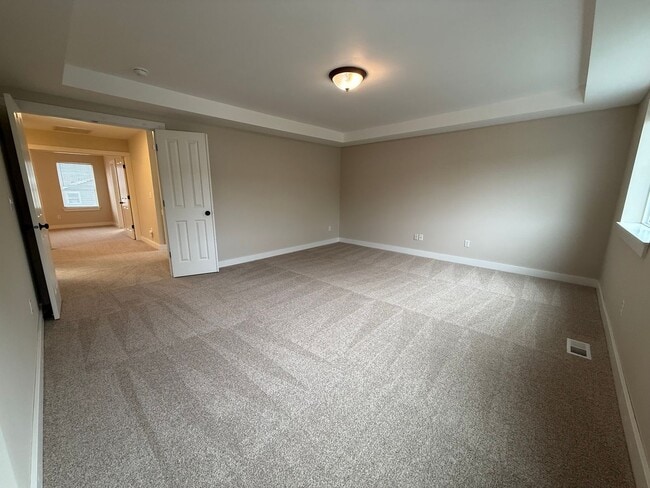 Building Photo - 7704 McKinley Loop NE