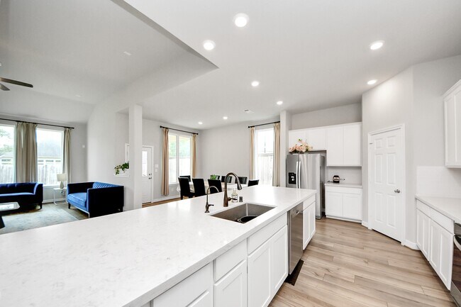 Building Photo - 2830 Tumlinson Dr