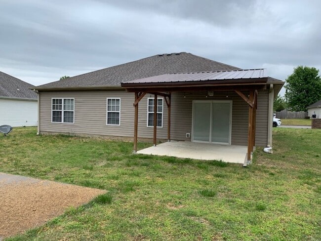 Building Photo - COMING SOON: Beautiful 3 bed/2 bath home l...