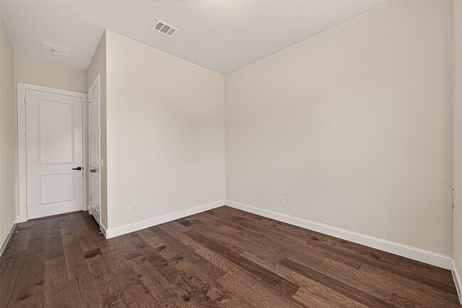 Building Photo - 616 Cape Capri Dr