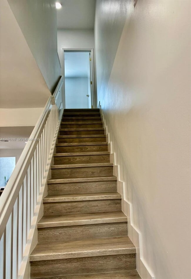 Building Photo - 1498 Barcelona Way