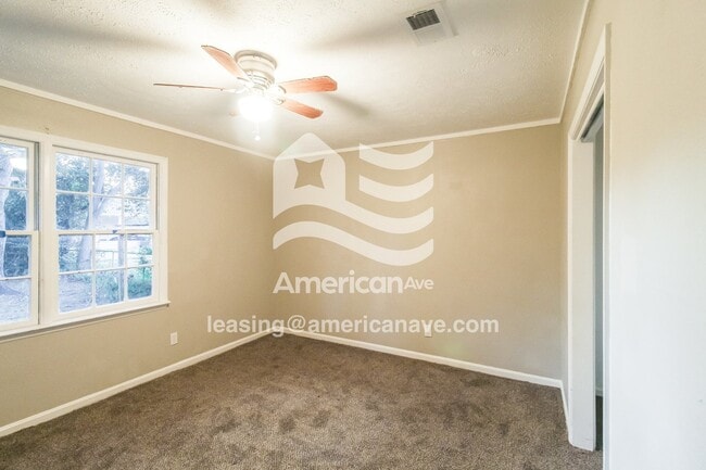 Building Photo - 122 Victor Rd