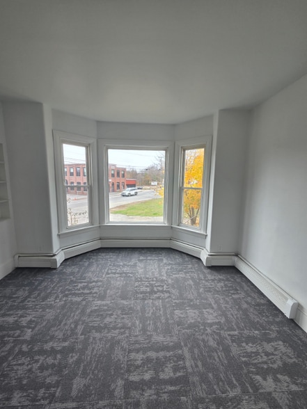 Building Photo - 93 Washington St N