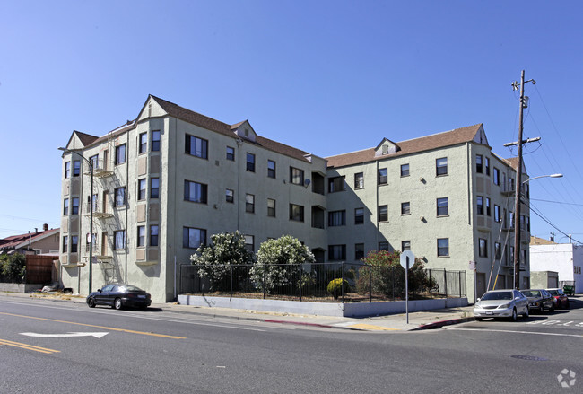 Primary Photo - Avenal Avenue Apartments