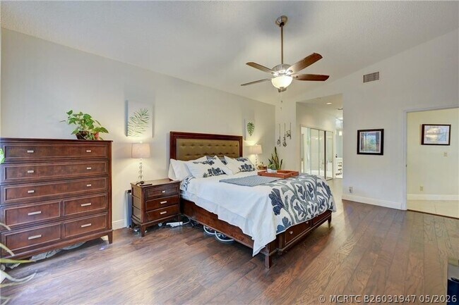 Building Photo - 8171 Hampton Wood Dr