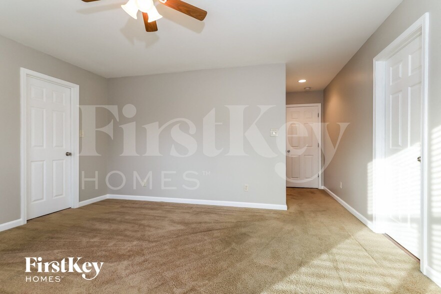 Building Photo - 66 Clifton Dr