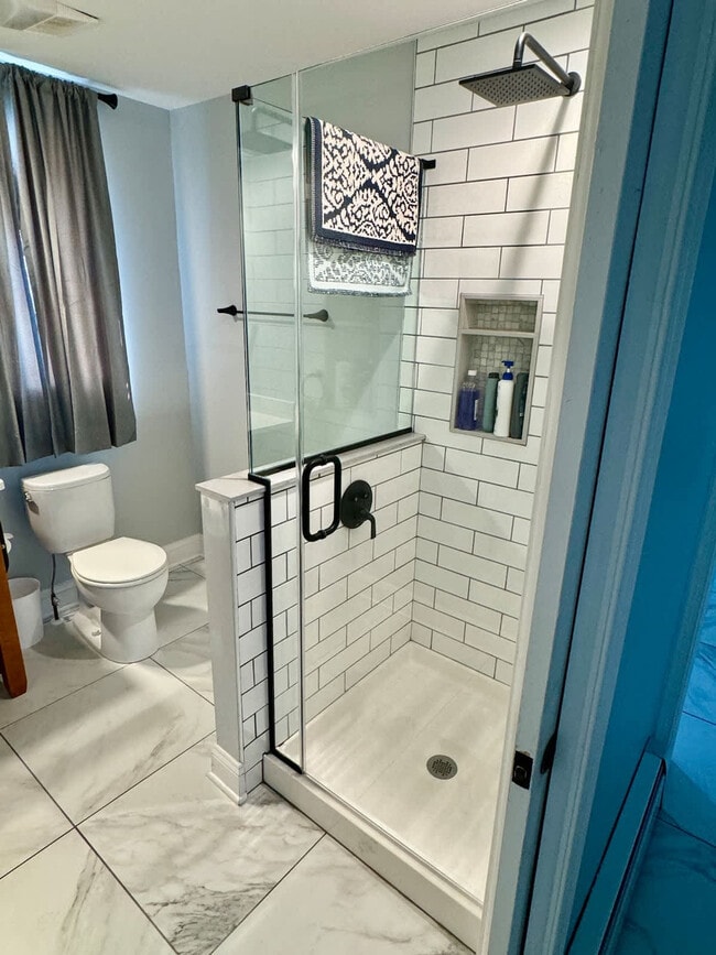 Building Photo - 14386 Calvert St