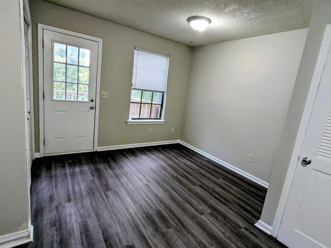 Building Photo - 2408 Scott Valley Dr