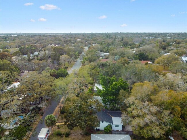 Building Photo - 145 24th Ave SE