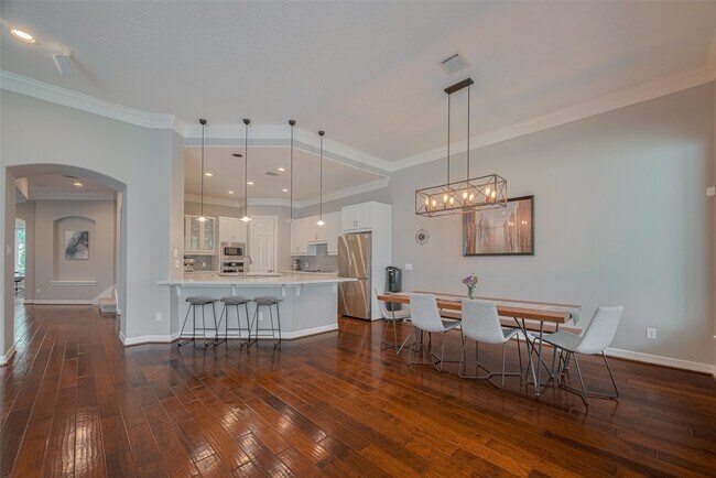 Building Photo - 4006 Lanark Ln