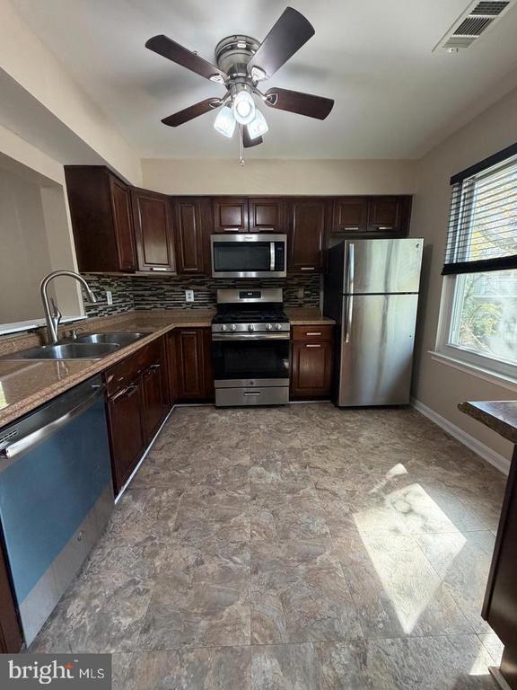 Building Photo - 7212 Tamo Ct