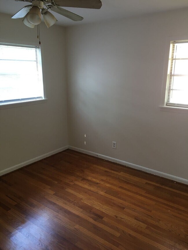 Building Photo - 4/2 House in Rome $1,495