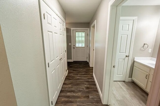 Building Photo - Eastern Eight- Bristol, VA- SFH