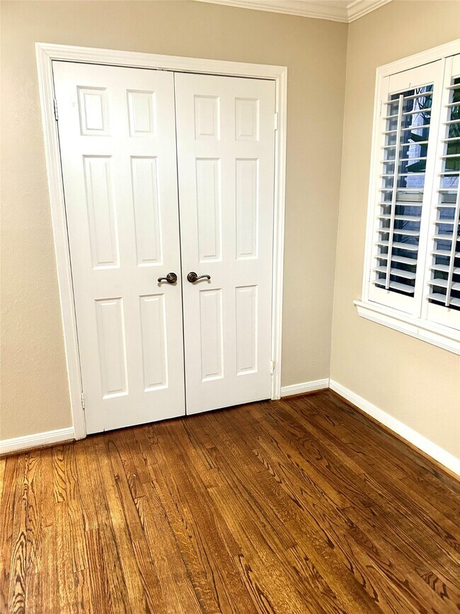 Building Photo - 5022 Darnell St