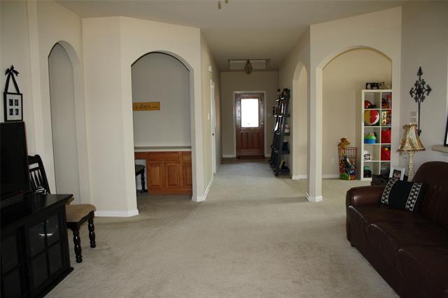 Building Photo - 8127 Robertson Dr