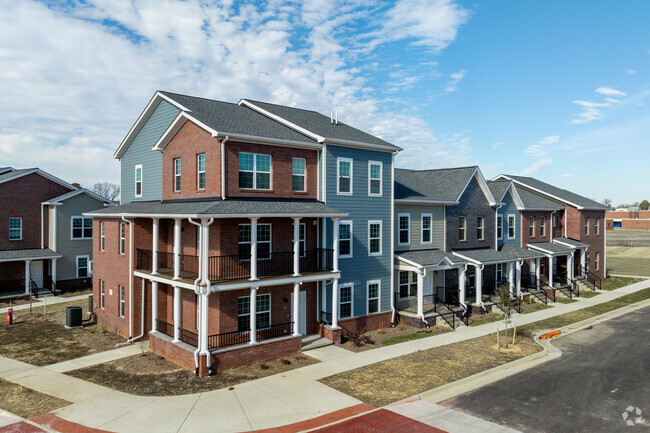 Building Photo - Legacy Landing