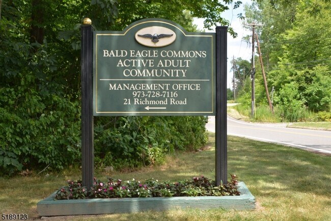 Building Photo - 2 Richmond Rd