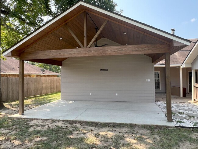 Building Photo - Woodlawn Estates