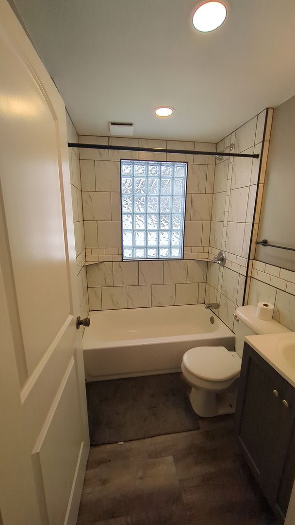 Building Photo - 3 Bedroom 1 bath home with lots of updates!