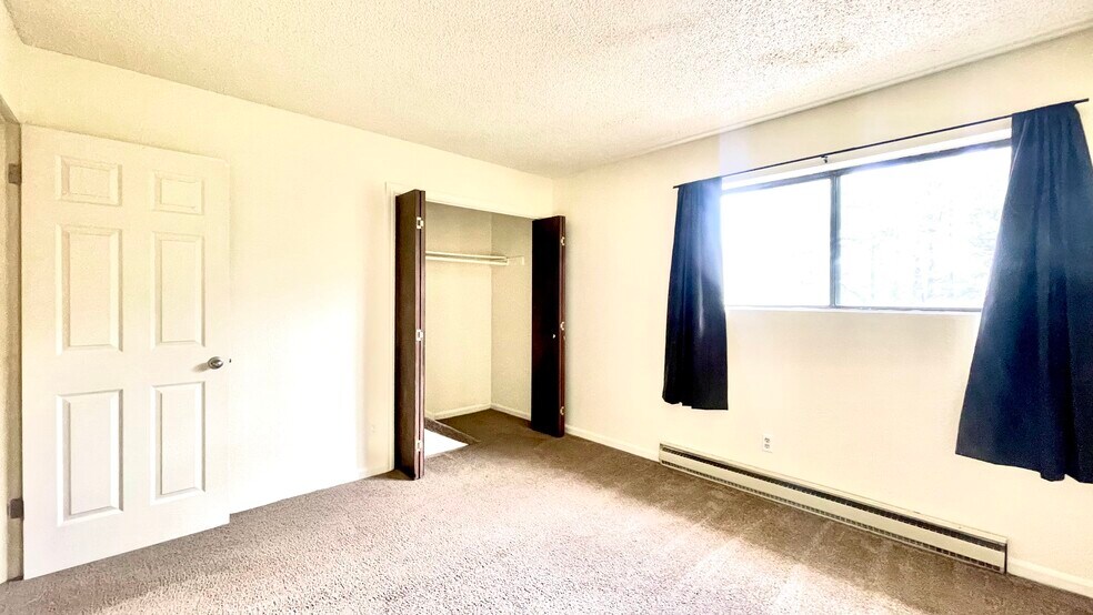 Building Photo - 1330 S Lone Tree Rd