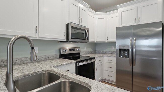 Building Photo - 14300 Peek Dr