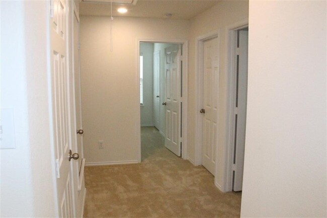 Building Photo - 1708 Uhland Dr