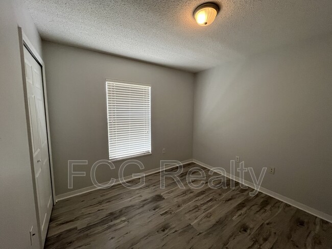 Building Photo - 2049 Whispering Trails Blvd
