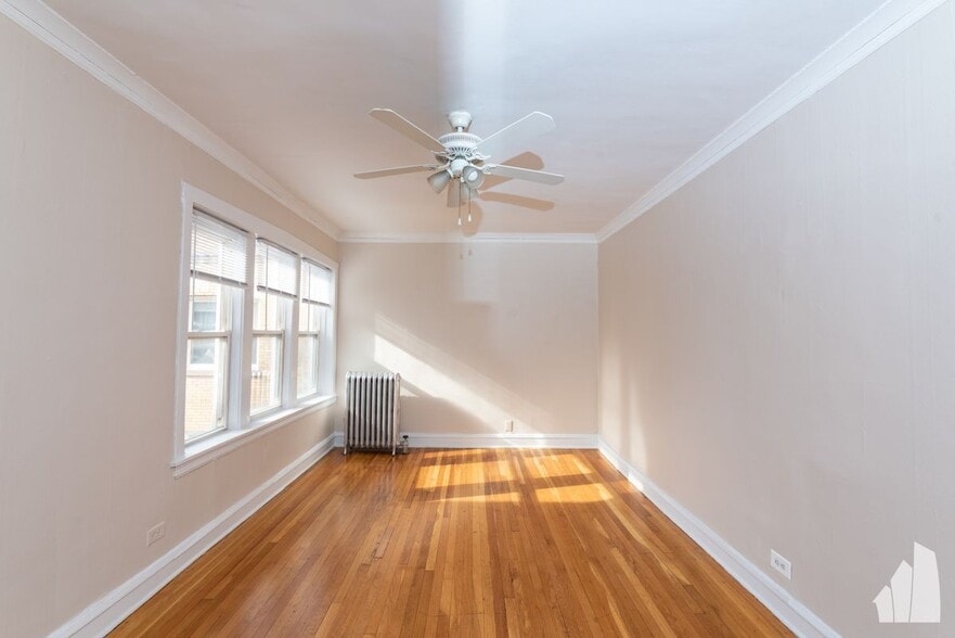 Building Photo - 4043 N Mozart St