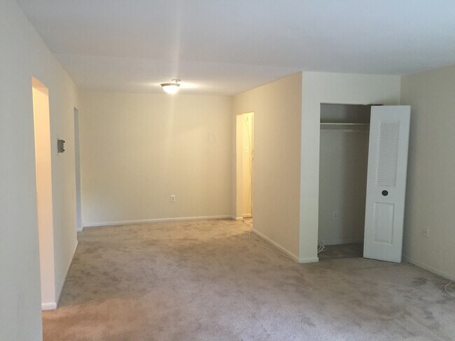 Building Photo - A large efficiency condo apartment located in the West Spring Condominium complex located next to...