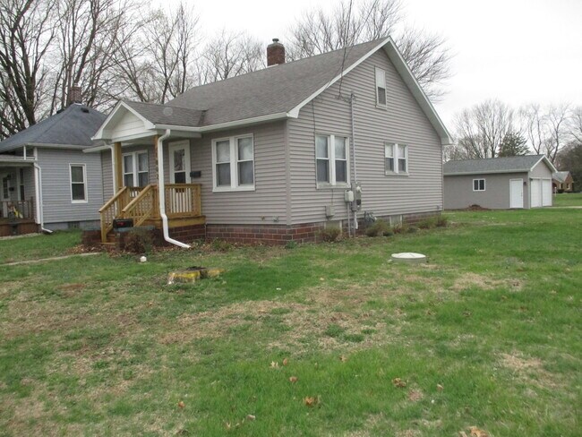 Building Photo - 1802 Church St