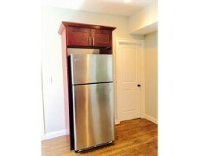 Building Photo - 39 Beech Glen St