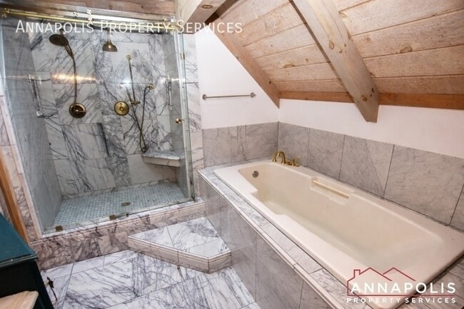 Building Photo - 1810 View Top Ct