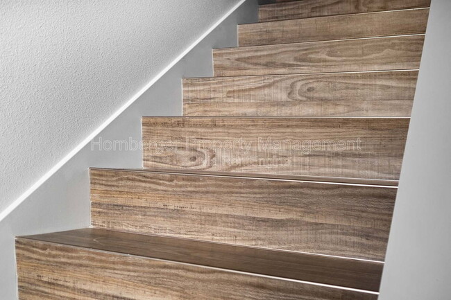 Building Photo - 1860 N Hamilton St