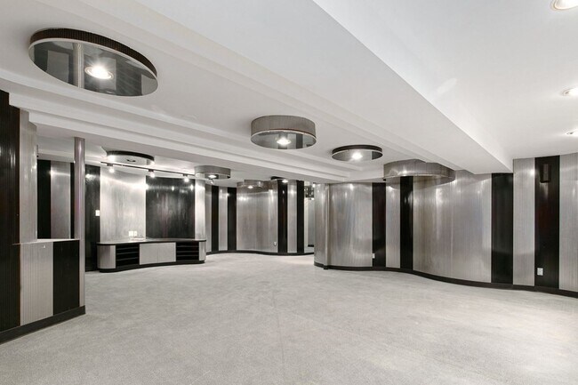 Building Photo - 1 Sutton Pl