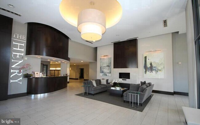 Building Photo - 525 N Fayette St