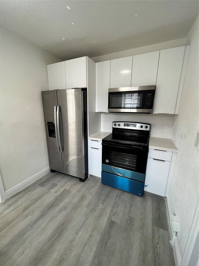 Building Photo - 5615 SW 40th St